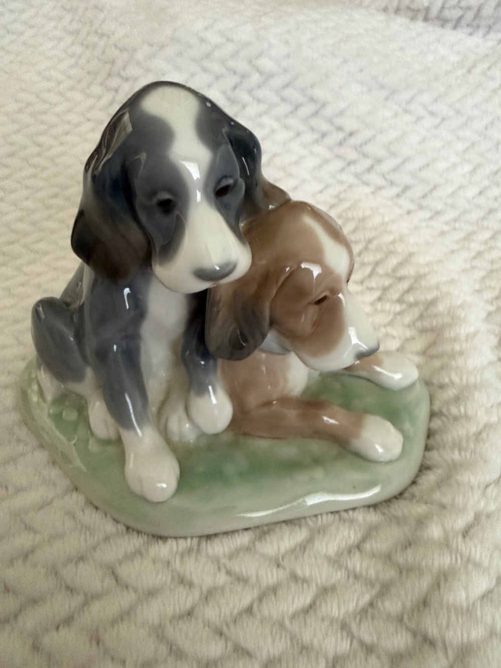 Lladro NAO #1046 Retired Sitting Spaniel Dogs Porcelain Figurine 1987 Spain